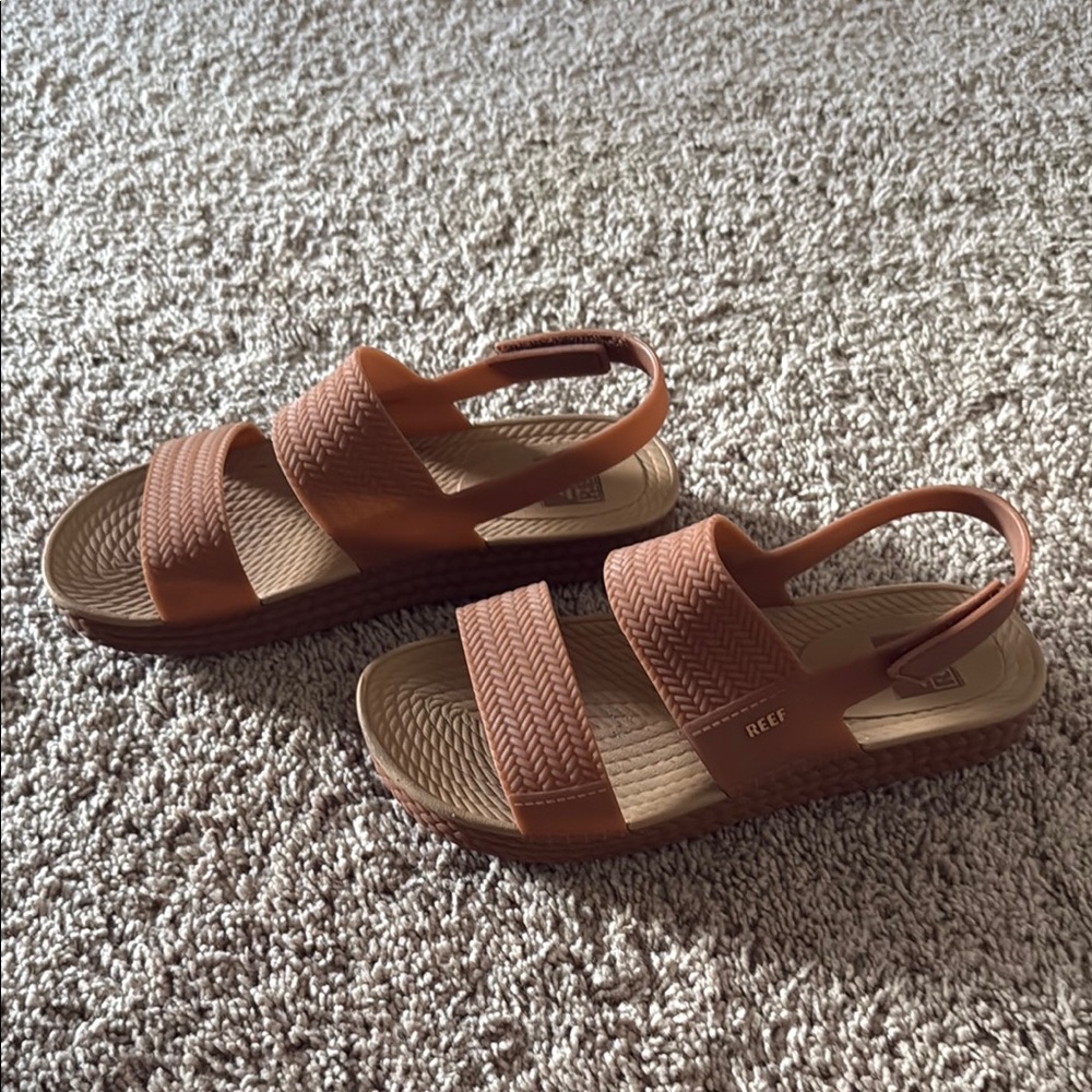 Reef water vista brunette size 7